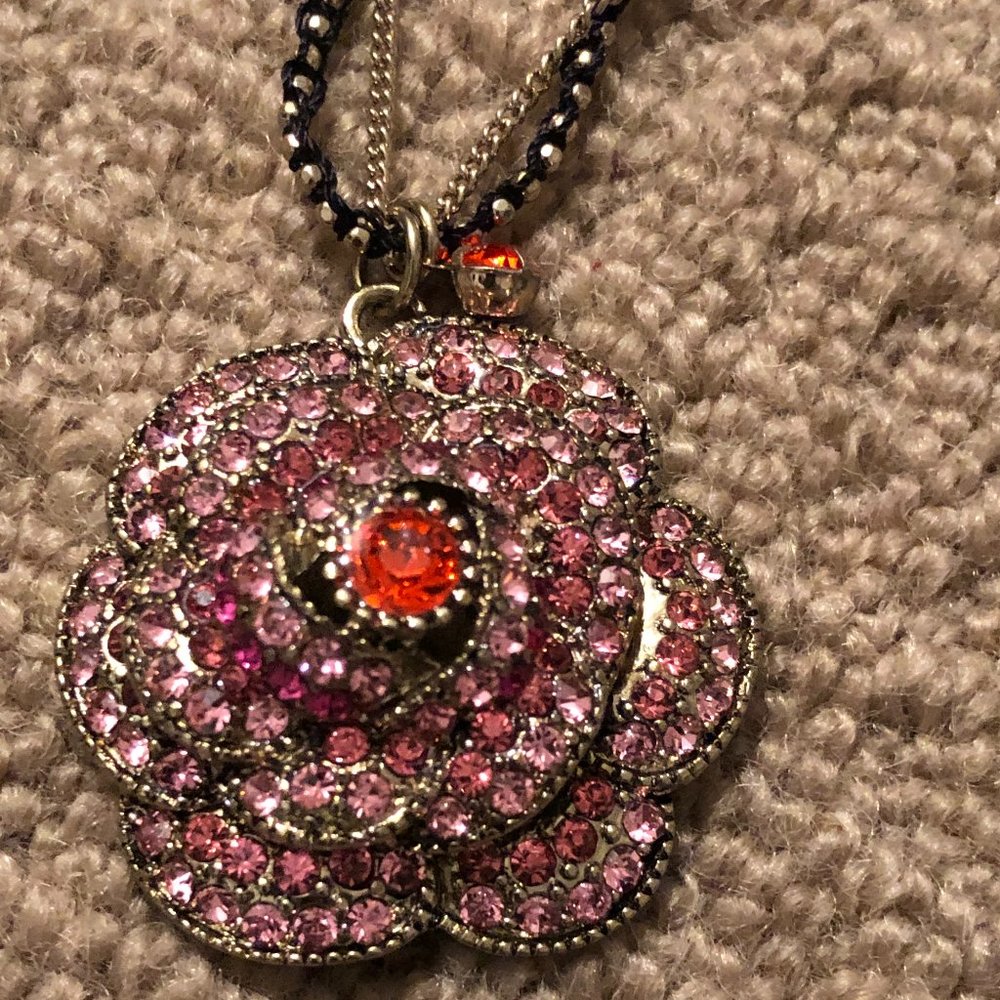 NWT Betsey Johnson Flower Necklace